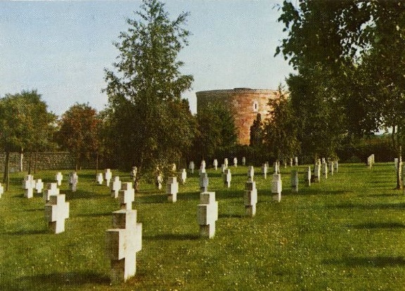 German Mil. cemetery Bourdon, N- France
