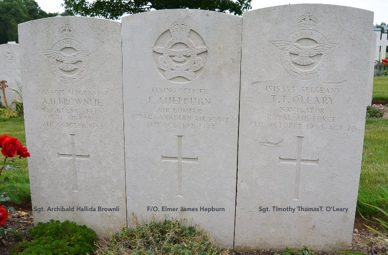 lancaster-ed425-crew-graves_b5854f40.jpg